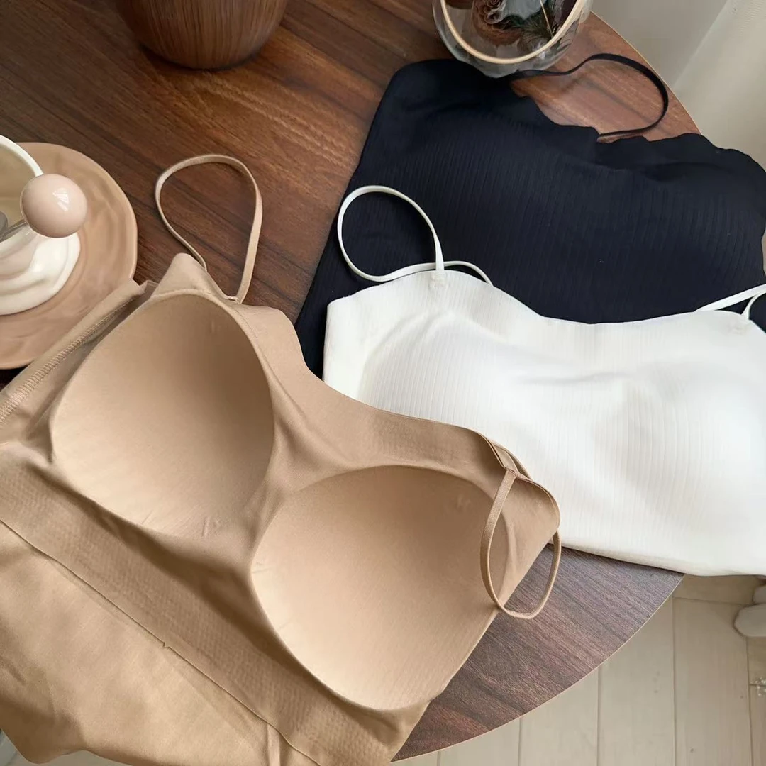 三色细肩带简约背心