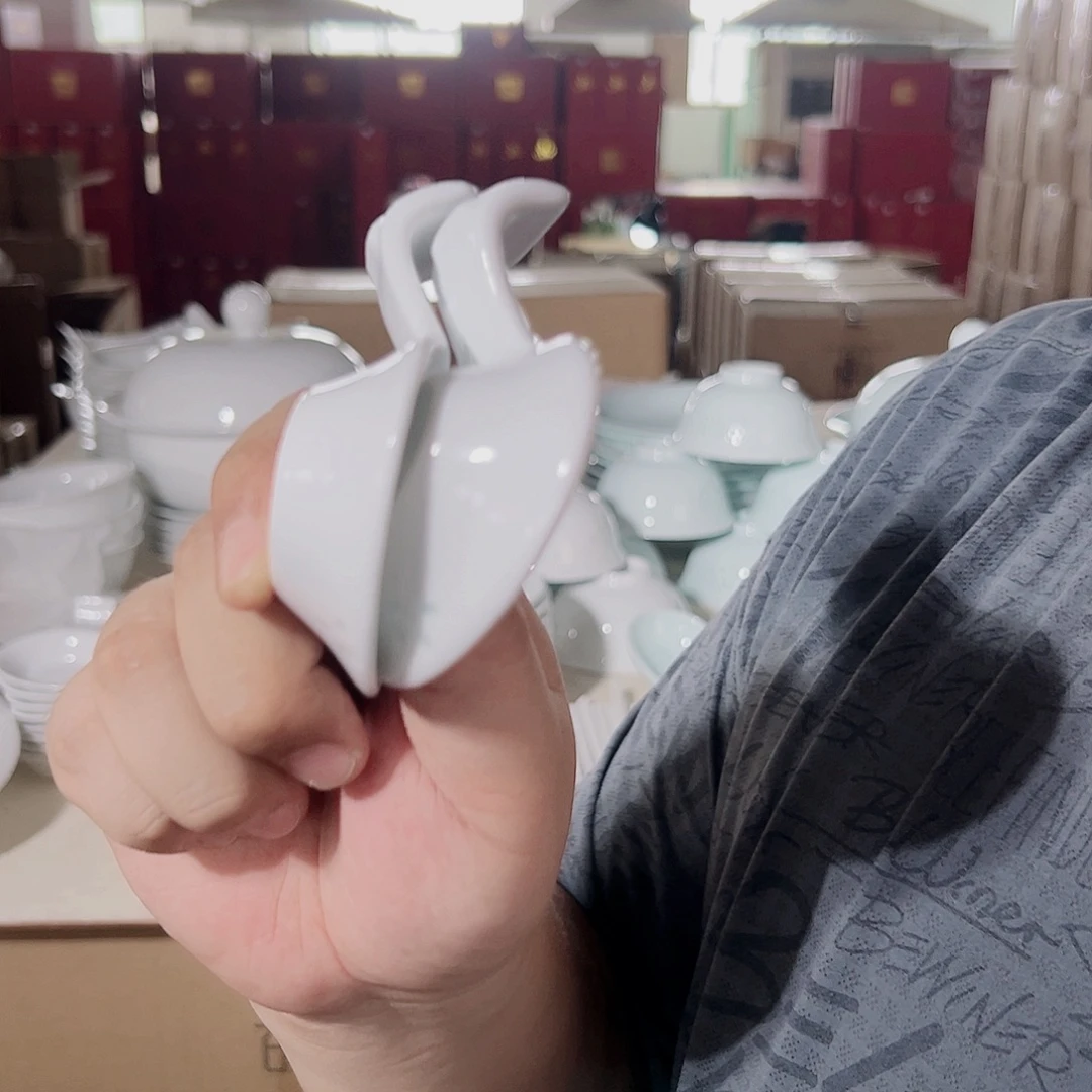 瓷一级品白釉玲珑筷子架2只