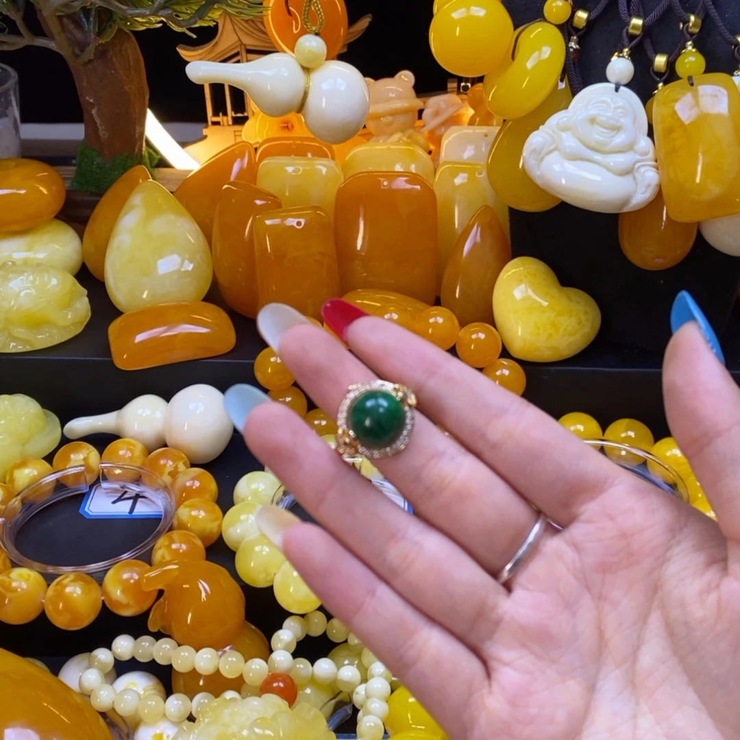 荣****全品无暇绿戒指大号