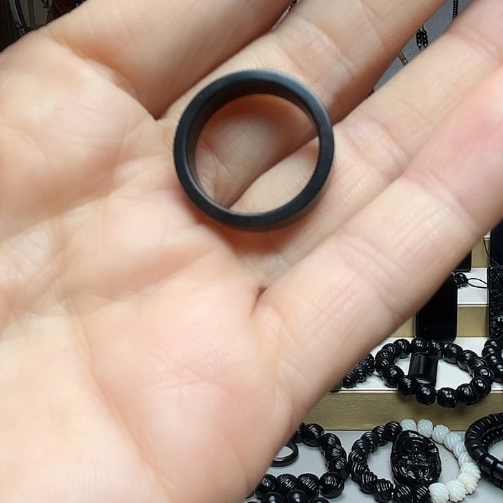 ****和田玉（墨玉）未镶嵌颈饰戒圈18.7