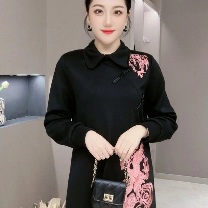 5055+3055秋冬季节黑色显瘦国风翻领高定刺绣连衣裙加绒大码云天