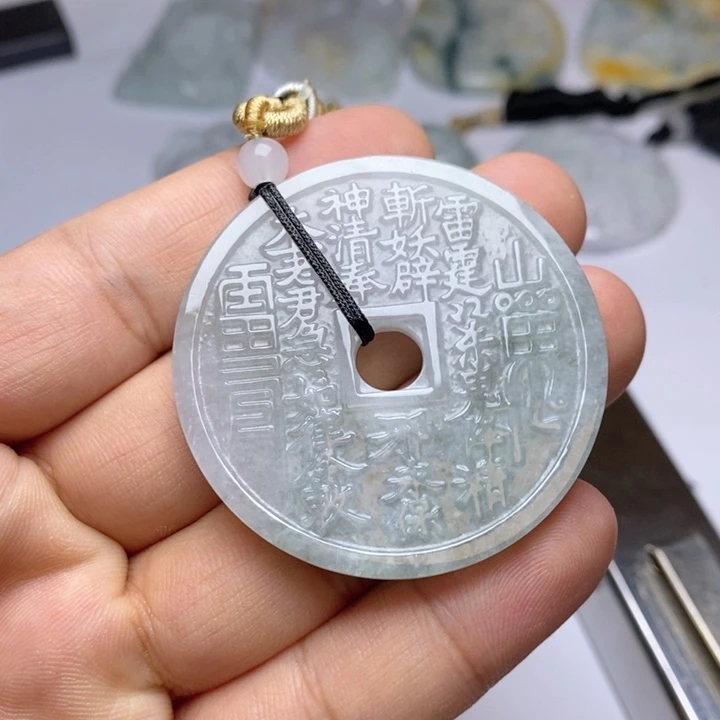 颈饰未镶嵌翡翠翡翠