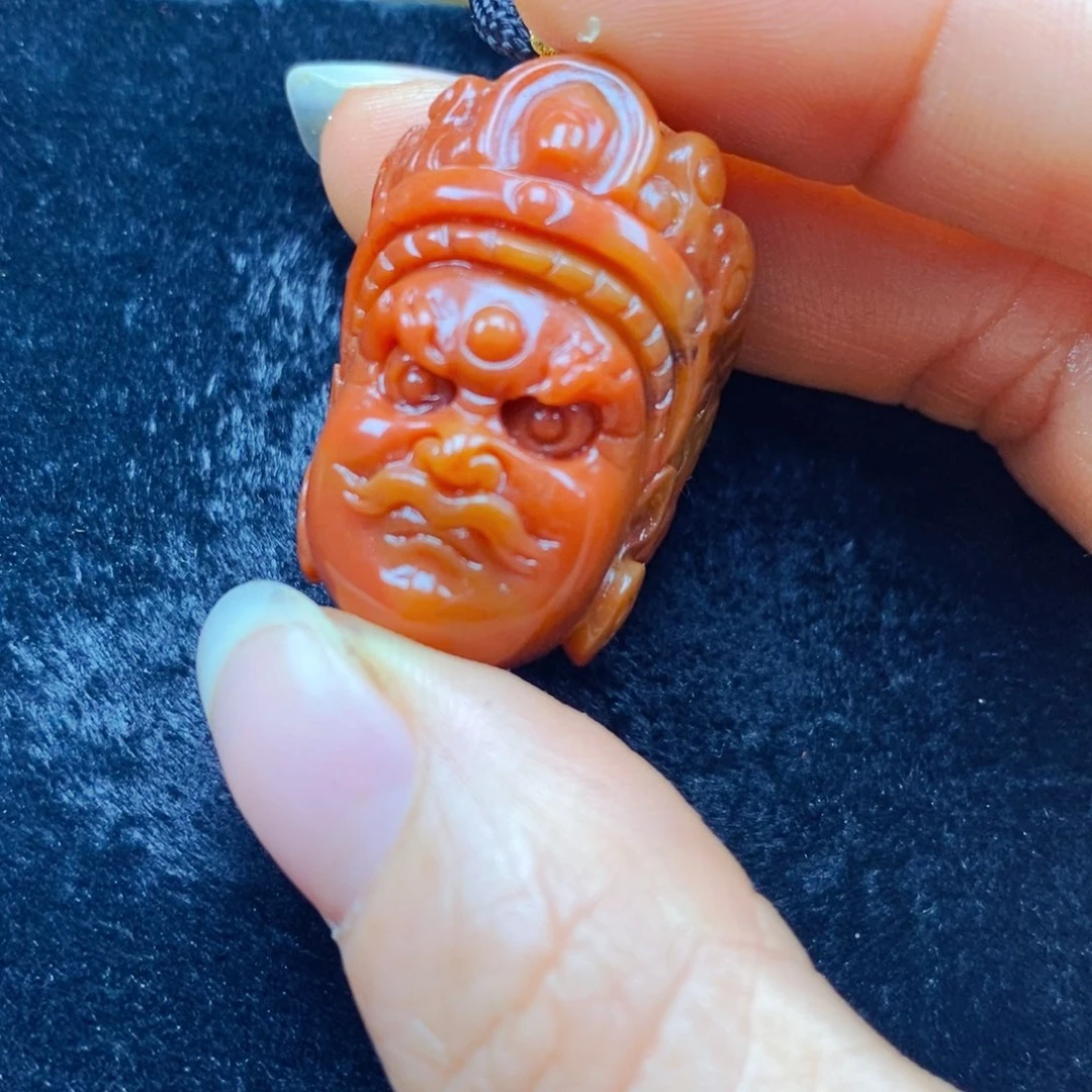 未镶嵌石英质玉（黄龙玉）颈饰