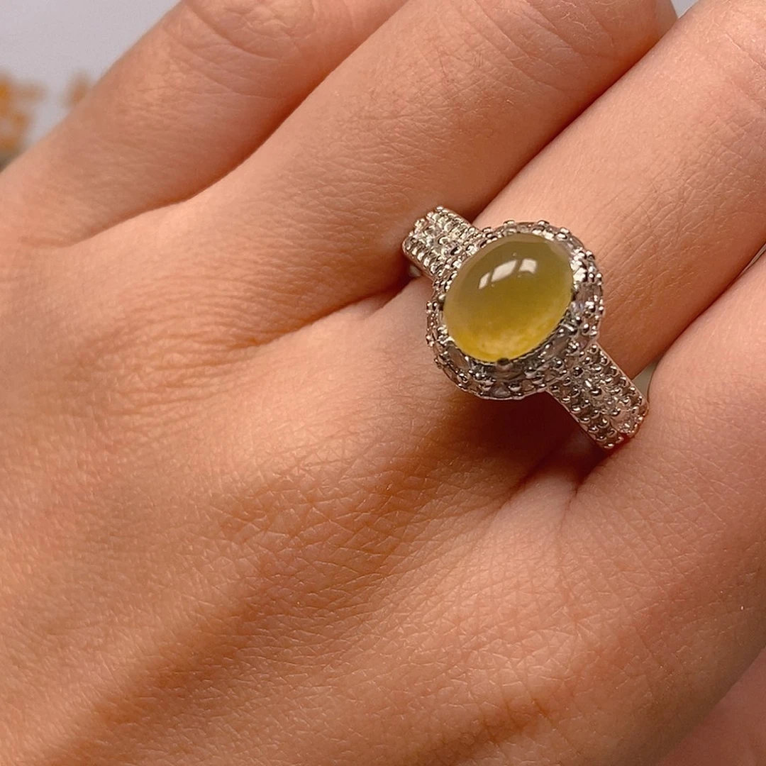 翡翠戒指未镶嵌冰黄