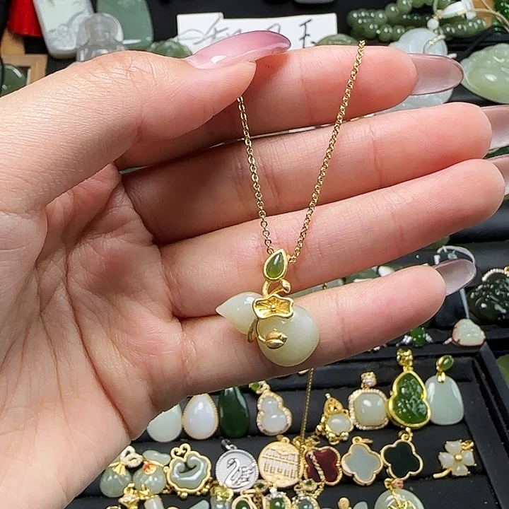 和田玉银S925镶嵌吊坠(赠链)