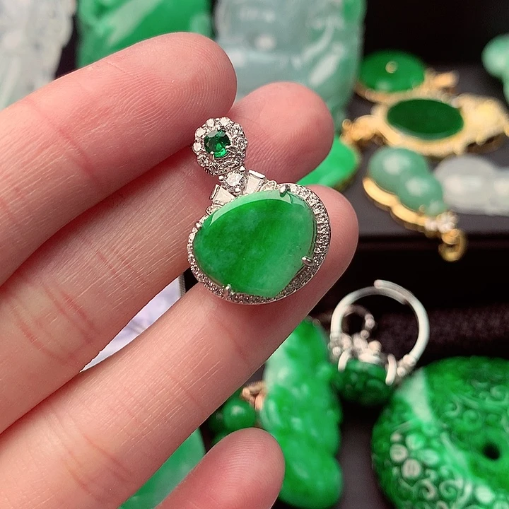 翡翠未镶嵌吊坠(不含链)