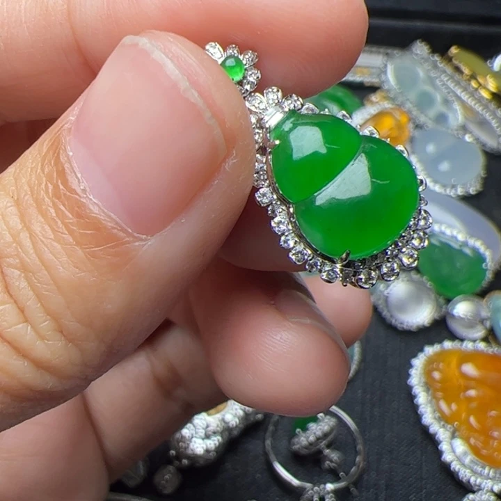 翡翠18K金镶嵌吊坠(不含链)