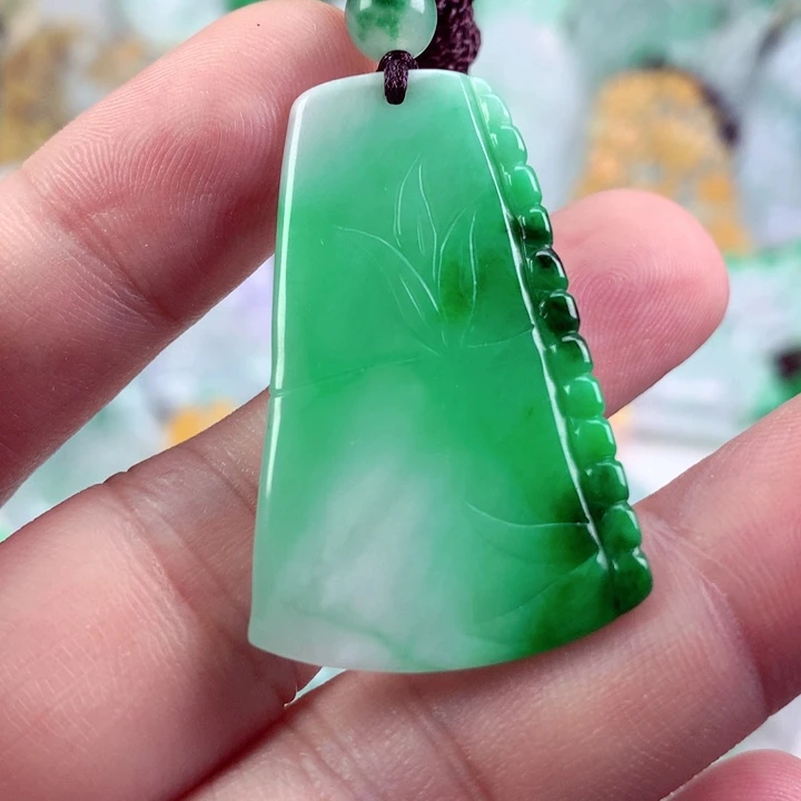 吊坠(不含链)未镶嵌翡翠