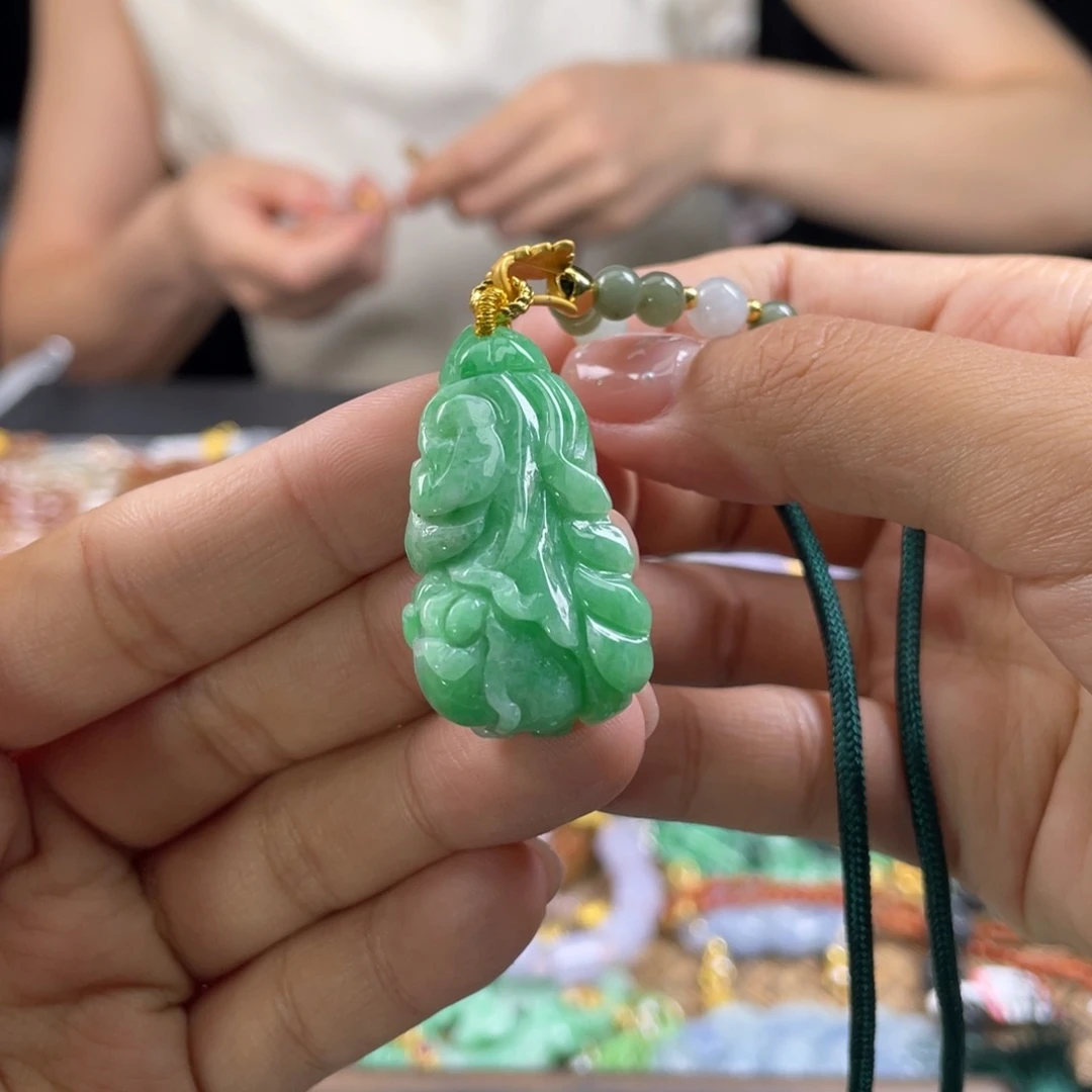 翡翠未镶嵌颈饰代编织