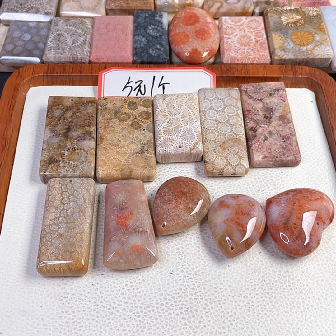 【闪购商品】硅化玉吊坠(赠链)未镶嵌۶****