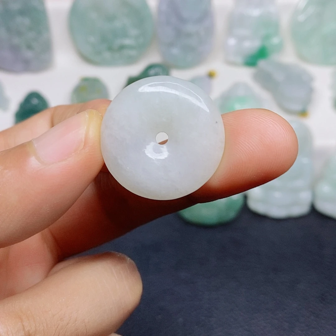 翡翠未镶嵌颈饰吊坠