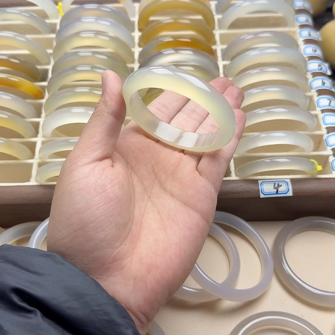 玛瑙/玉髓未镶嵌手镯58.4圈口