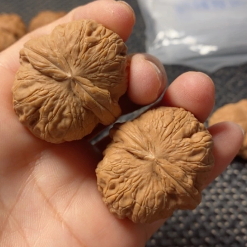 【闪购商品】文玩核桃吊坠不*?元宝