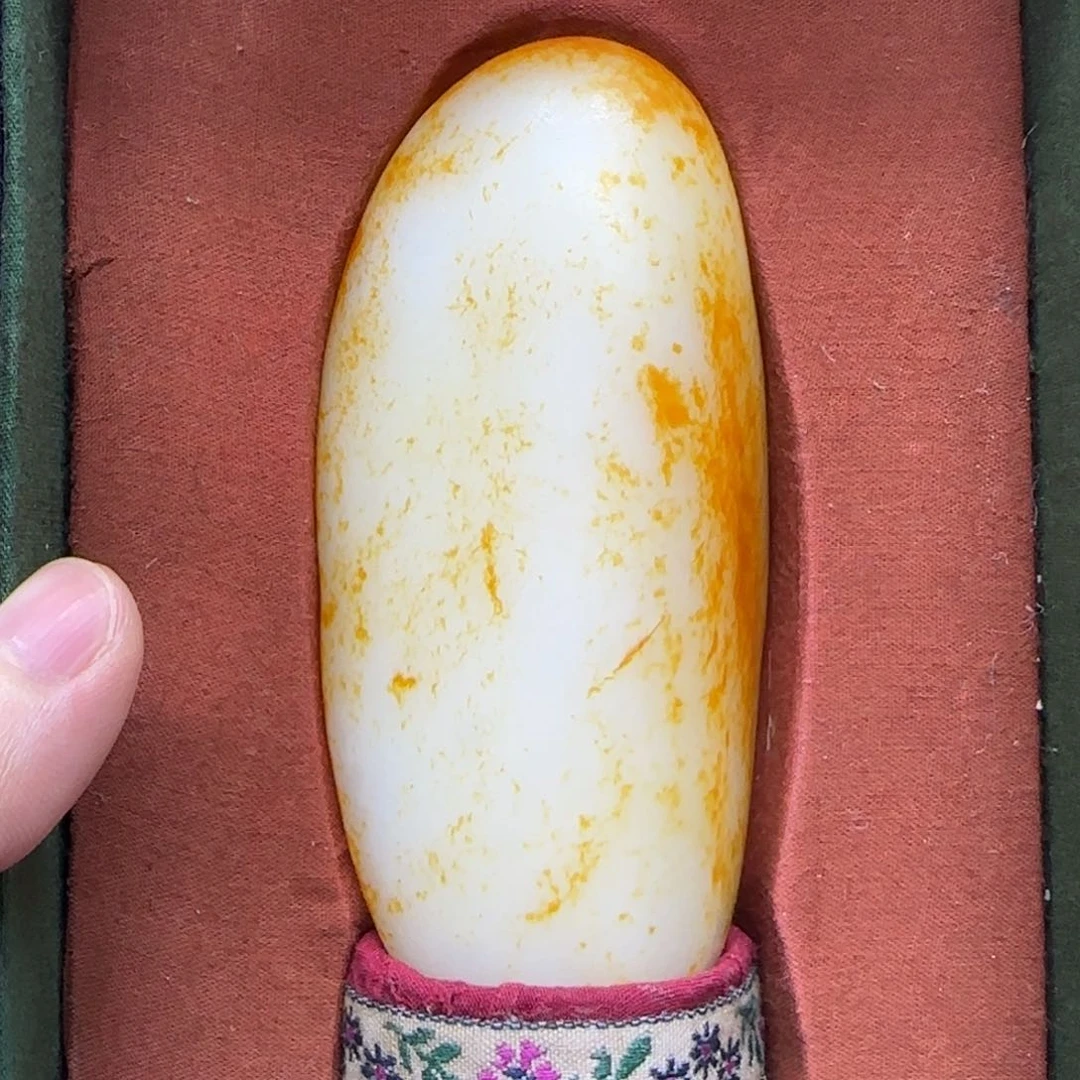 郑***安和田玉未镶嵌挂件