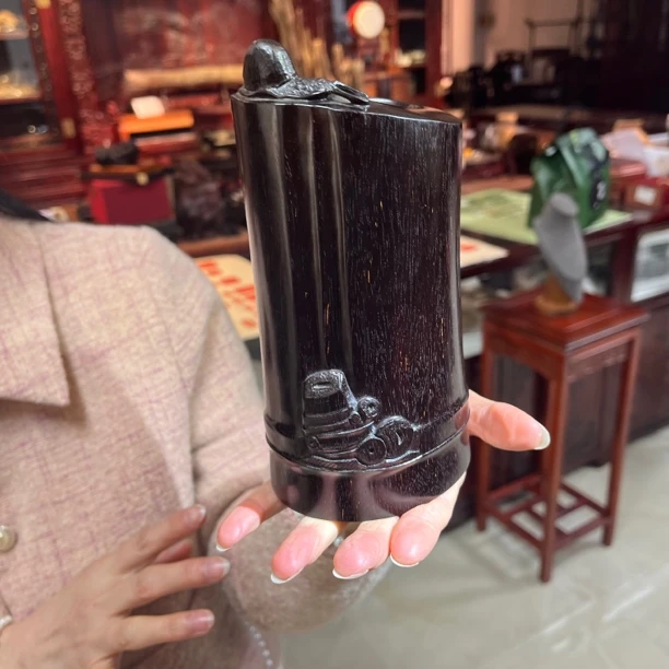 印度小叶紫檀雕刻笔筒