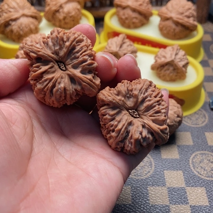 文玩核桃把件啊**得42南疆石