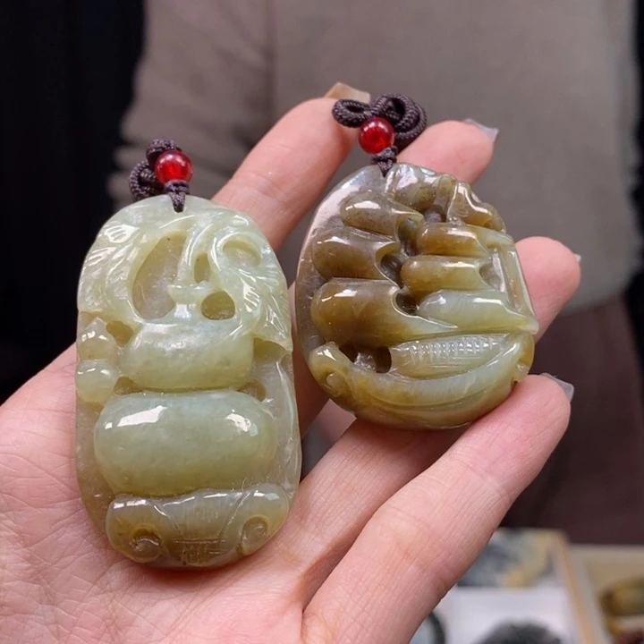 岫岩河磨玉（透闪石质玉）颈饰未镶嵌