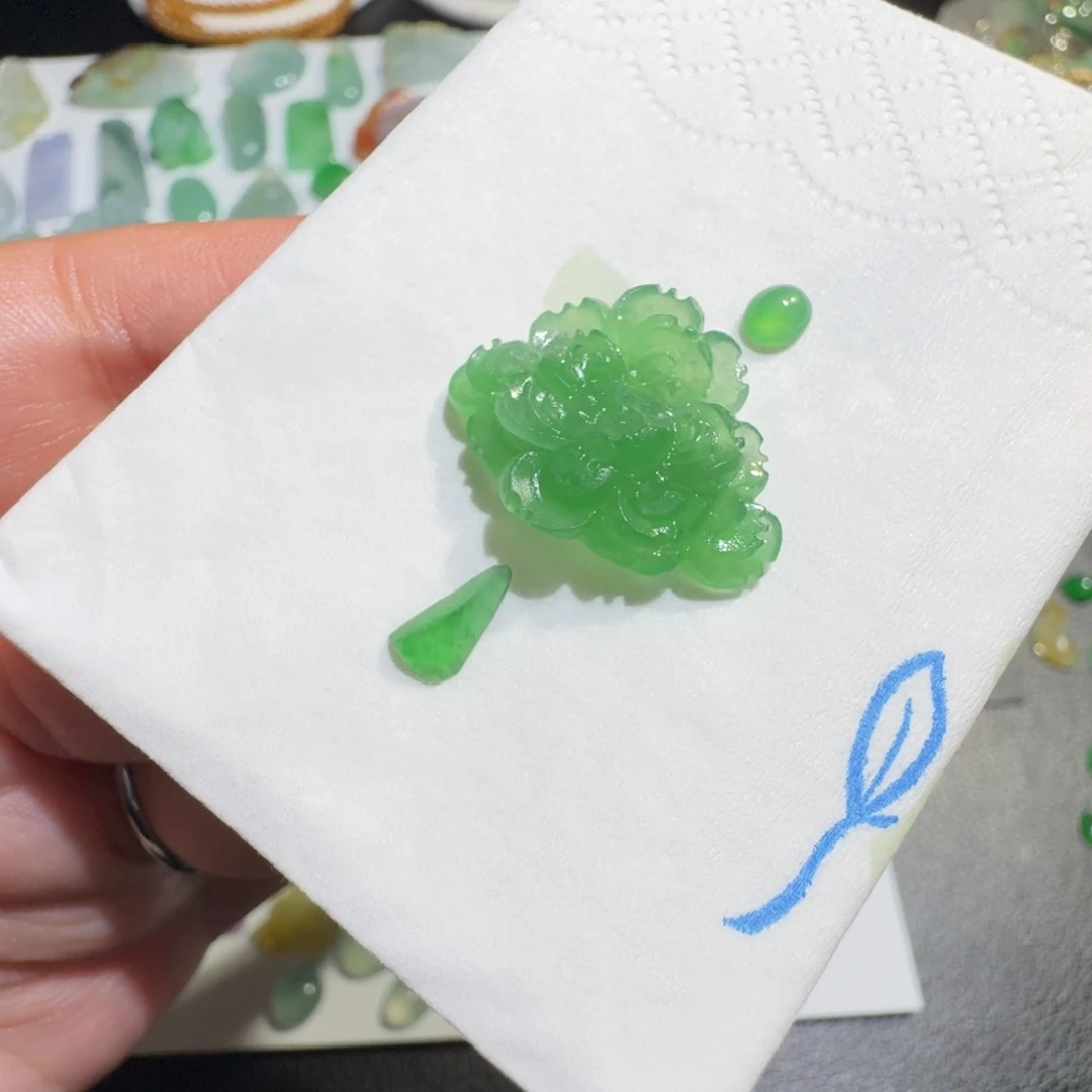 定制翡翠未镶嵌冰绿莲花