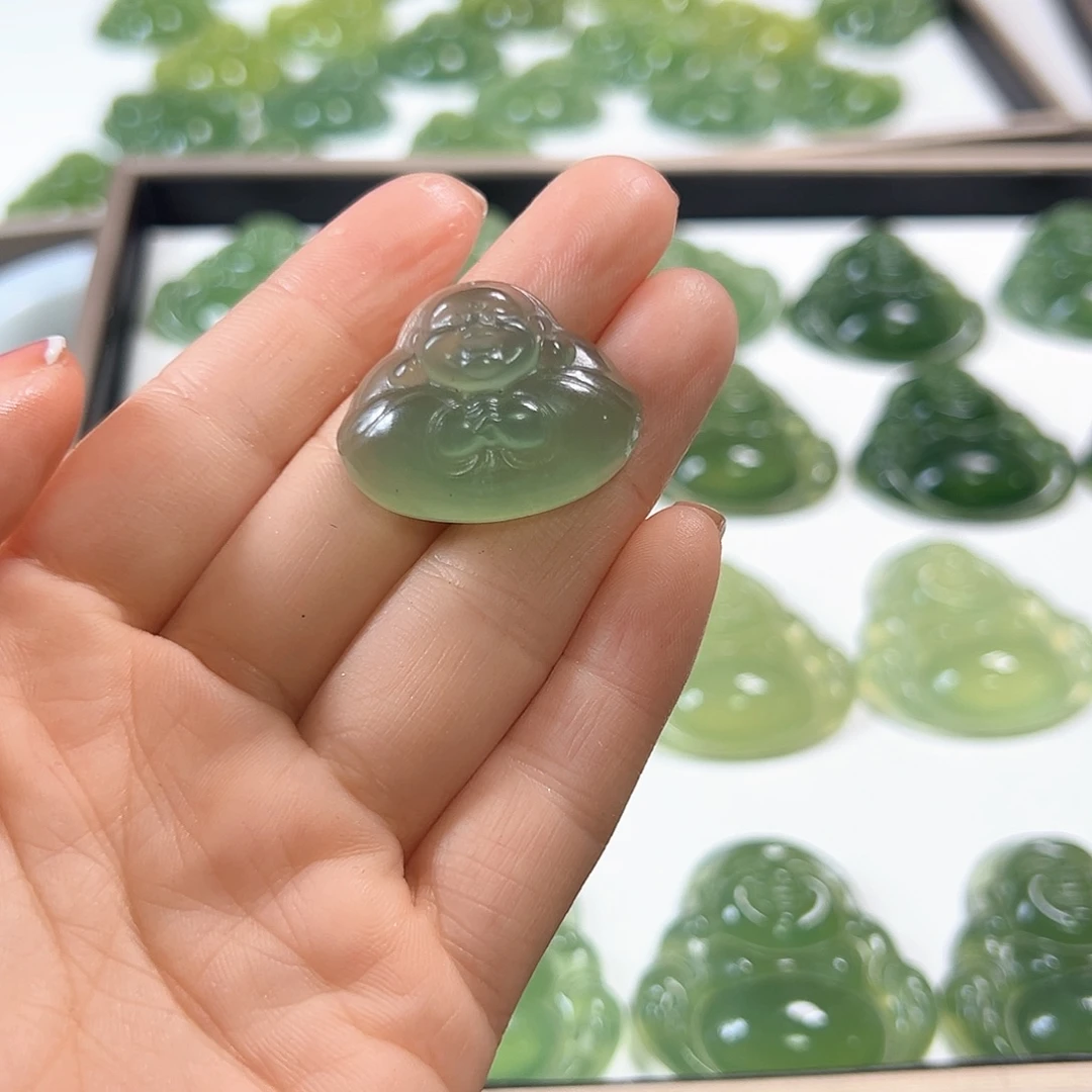 用***7蛇纹石玉未镶嵌颈饰