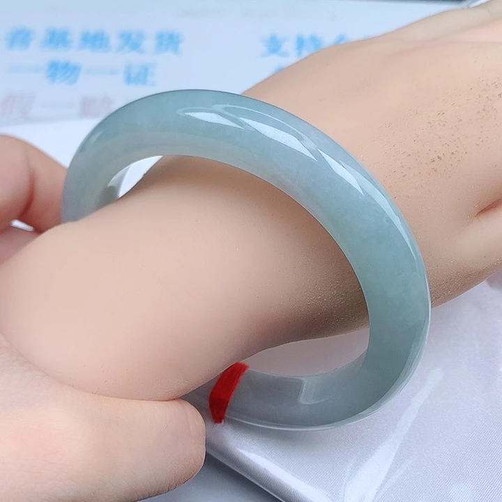 翡翠手镯未镶嵌天然