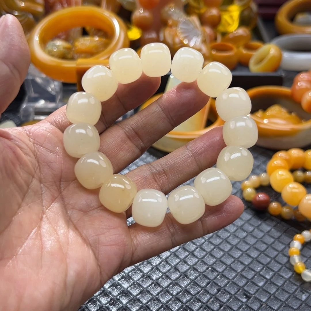 石英质玉未镶嵌颈饰