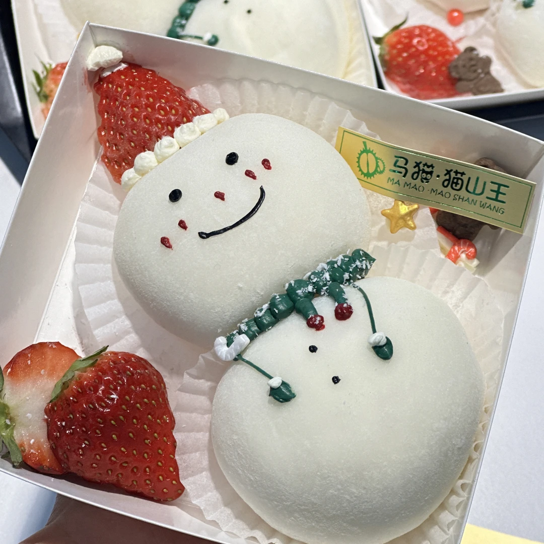 草莓雪人大福甜品