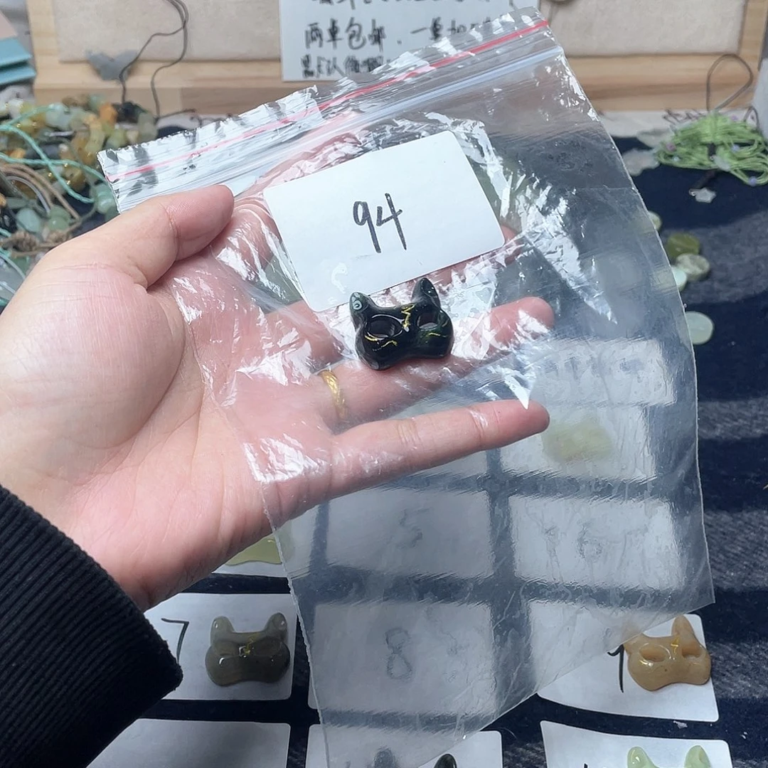 蛇纹石玉颈饰未镶嵌山**梦
