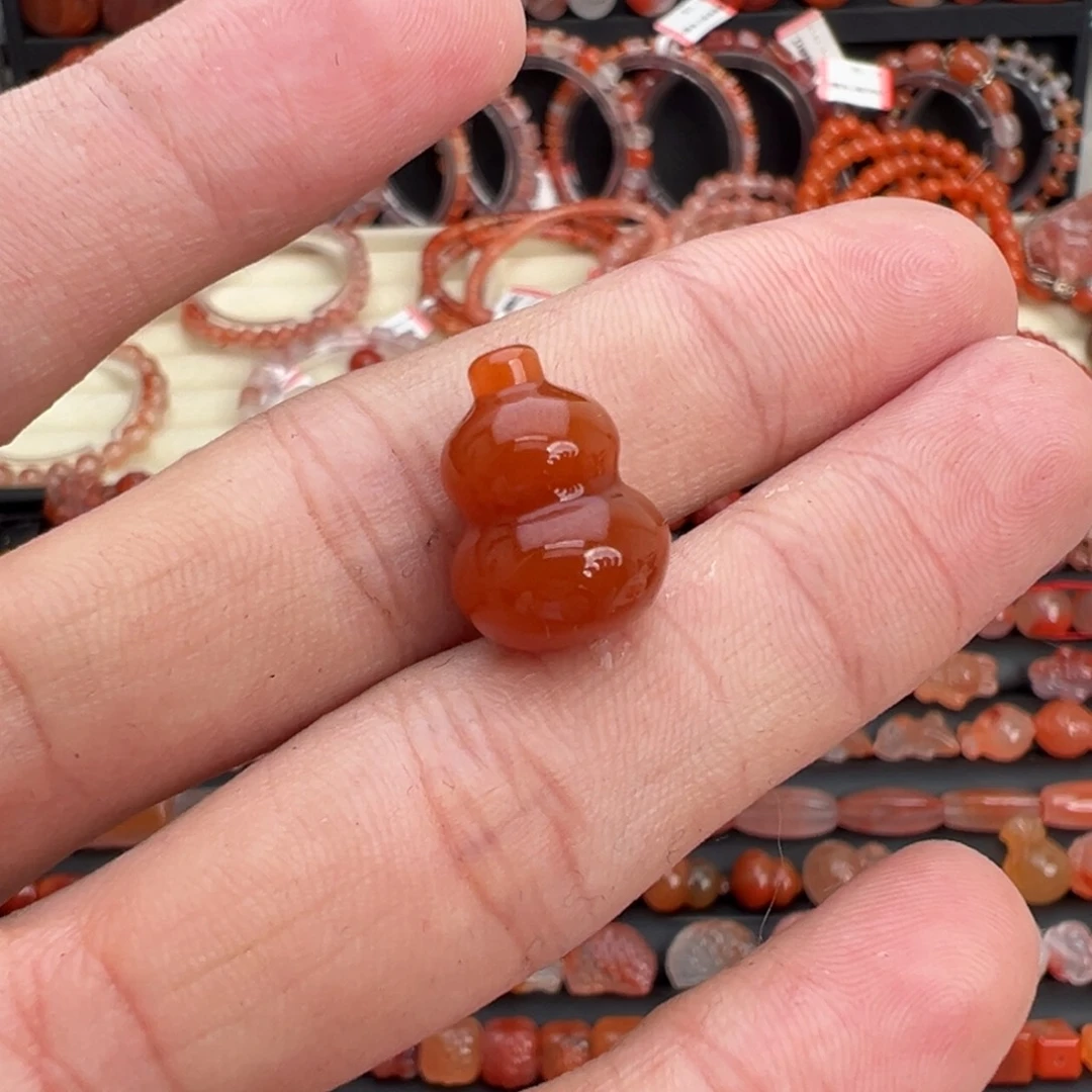 南红玛瑙未镶嵌颈饰葫芦