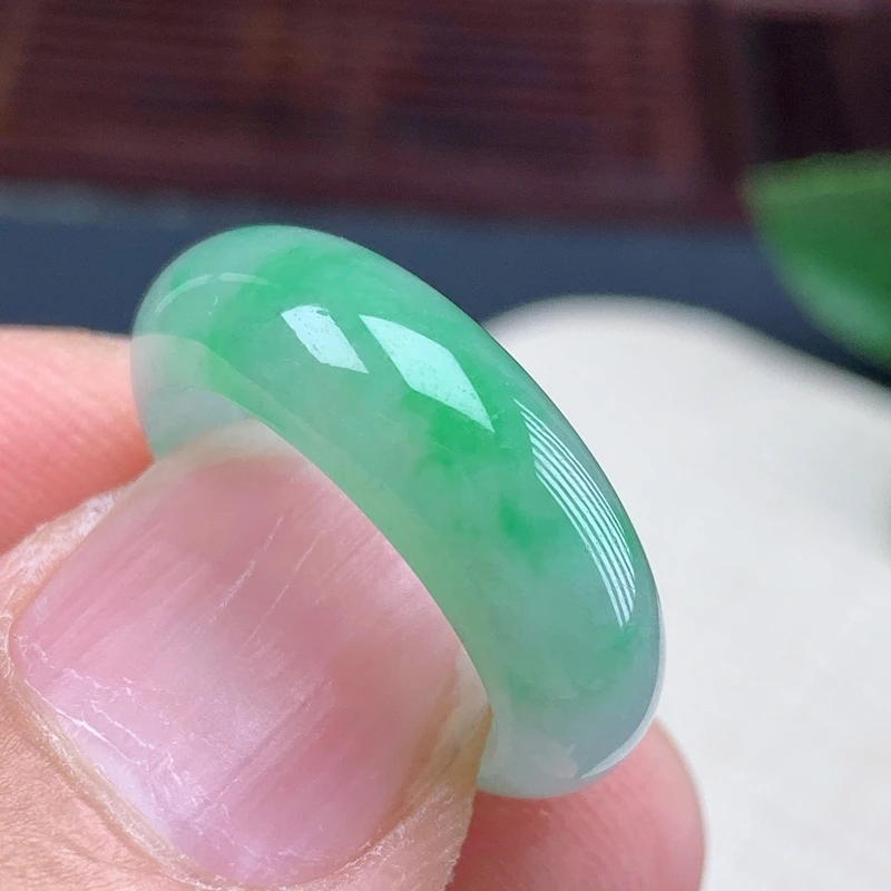 内径16.6翡翠玉石老坑飘花缅甸天然A货阳绿色素面尾戒指环精美