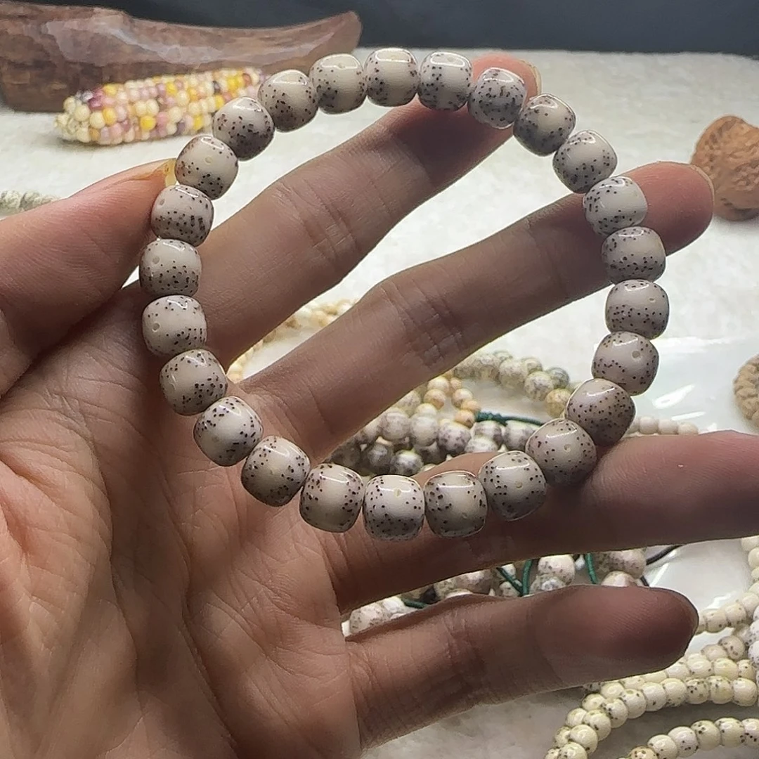 ****漫星月菩提吊坠石玉料同枝果