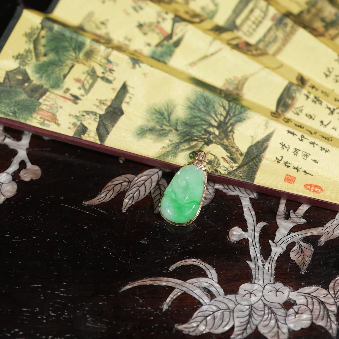 1.19香港王老板-翡翠18k金镶嵌吊坠4y207
