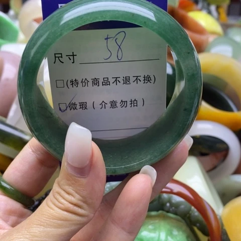 未镶嵌手镯石英质玉