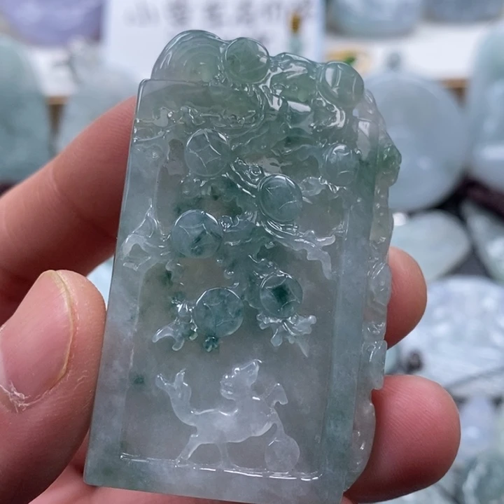 翡翠颈饰未镶嵌翡翠