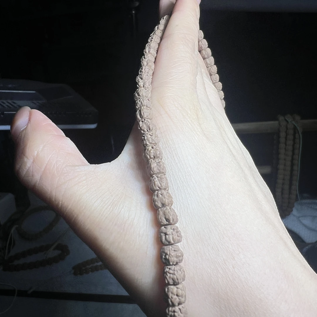 玄武三日红龙切佛手长串5-7mm左右+皮袋礼盒绿刷