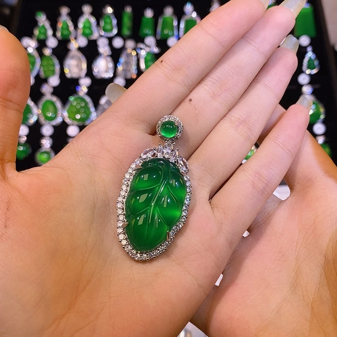 玛瑙/玉髓颈饰合金