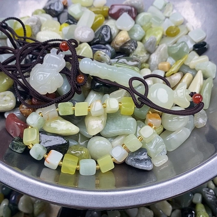 岫玉鱼缸石未镶嵌