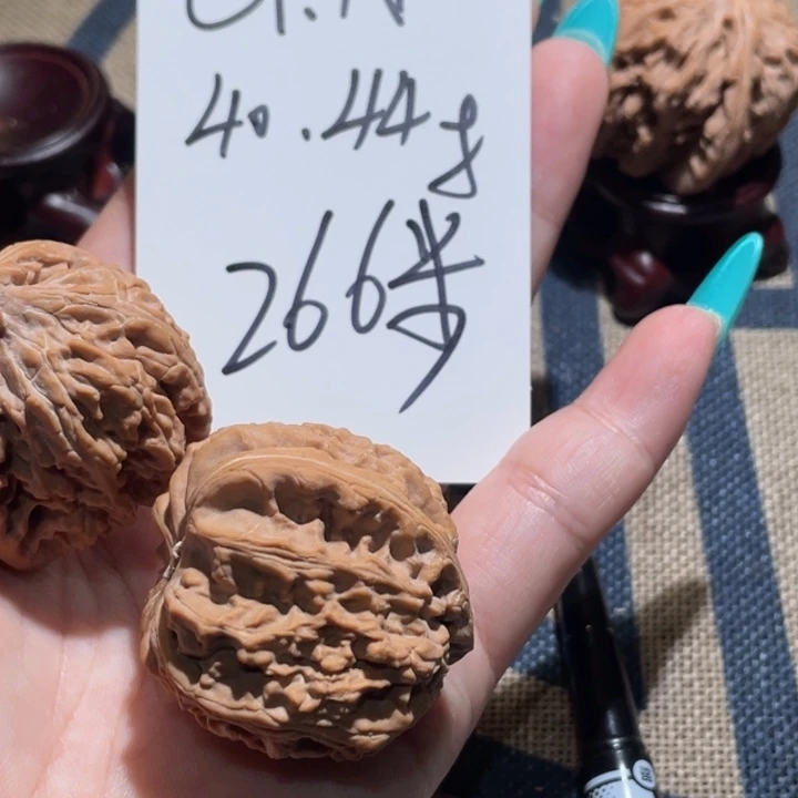 G***N吊坠文玩核桃白狮