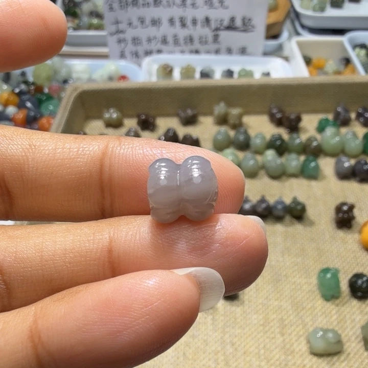 摩****和田玉未镶嵌珠宝奇石