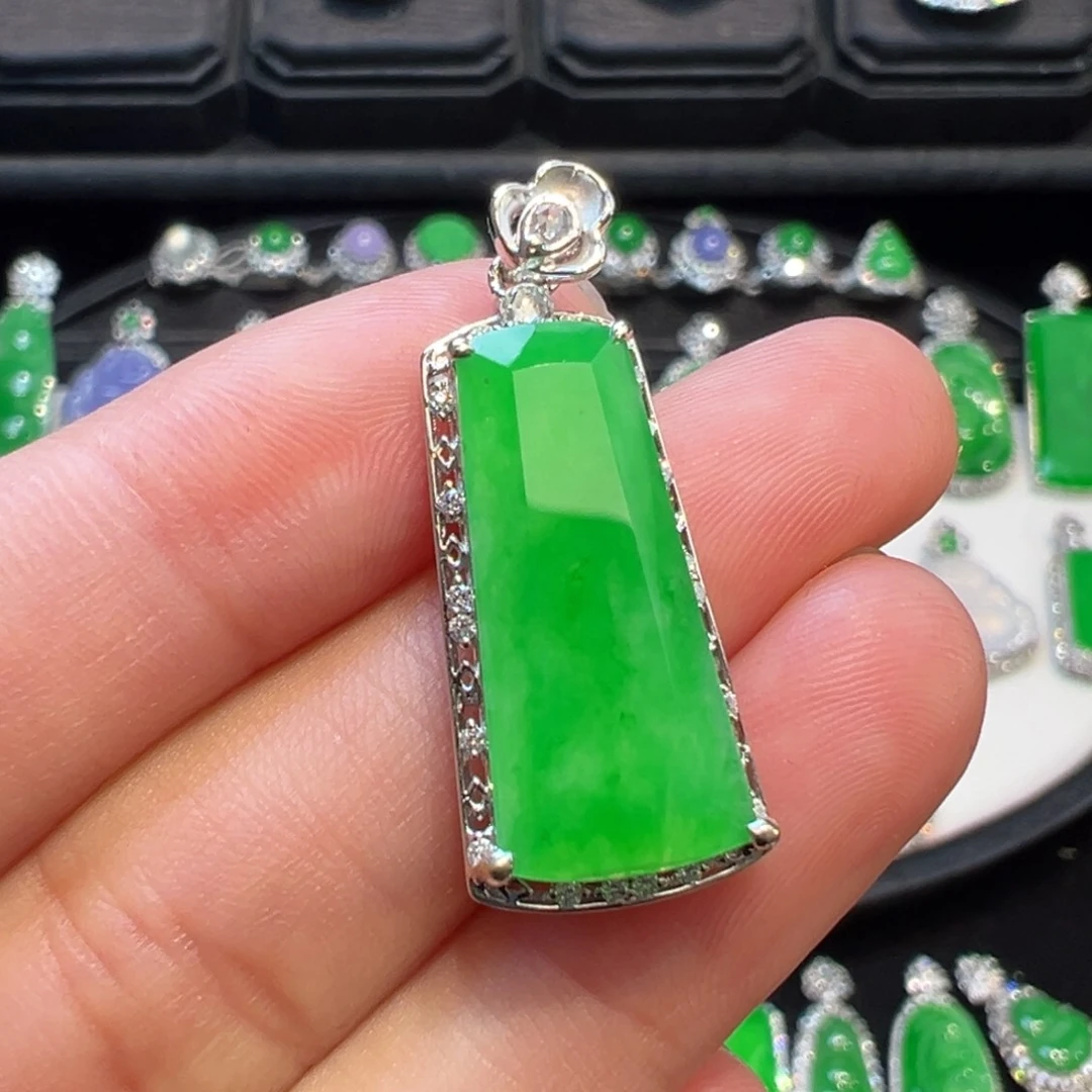 翡翠吊坠(不含链)18K金镶嵌收到货48小时鉴赏期