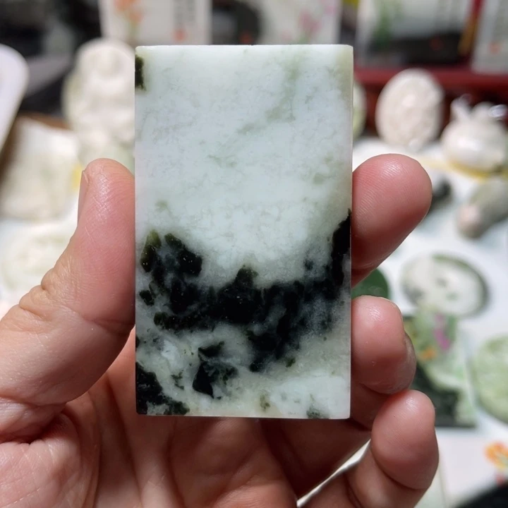 独山玉未镶嵌颈饰