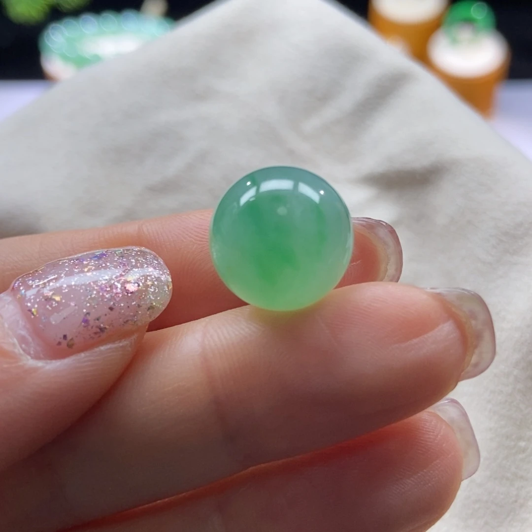 翡翠颈饰未镶嵌冰绿飘阳绿圆珠14.3mm