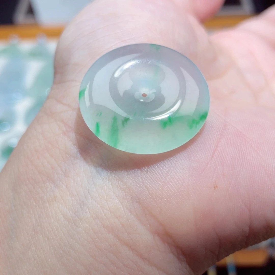 颈饰未镶嵌翡翠平安扣