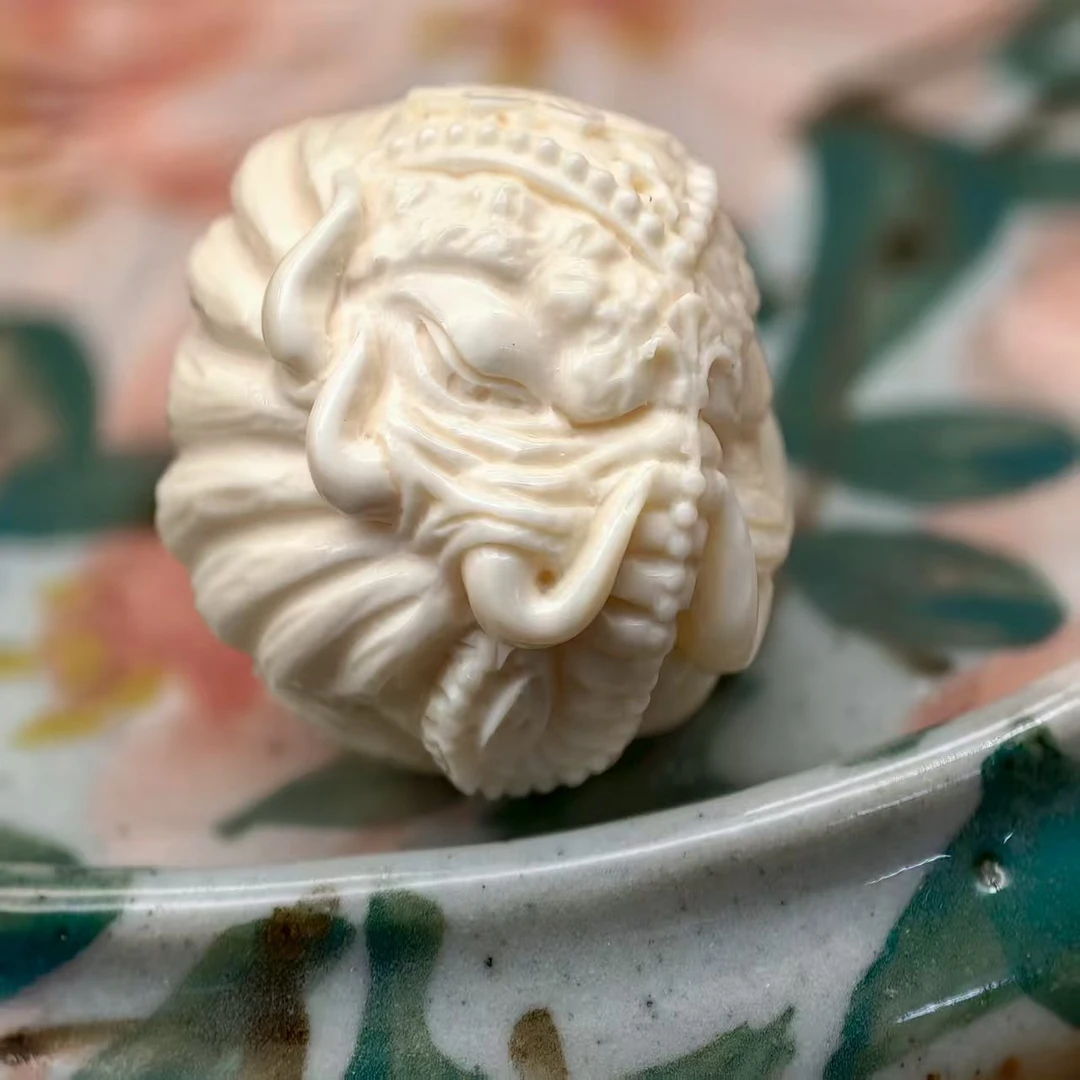 T692【象神】精品猛犸象牙21*19*18左右文玩顶珠锁骨珠简约配饰