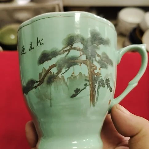 瓷片瓷片，各种摆件，沙锅，