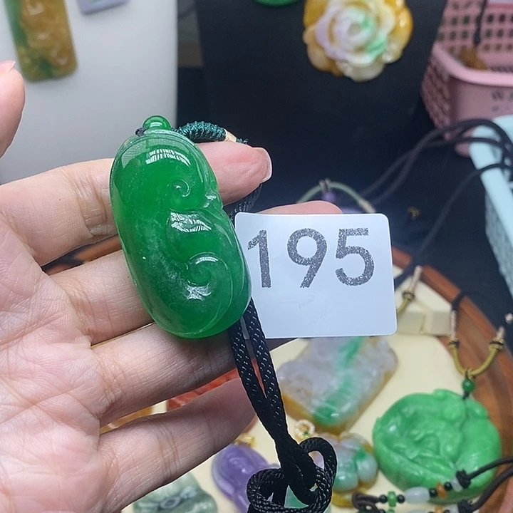 吊坠(赠链)未镶嵌翡翠