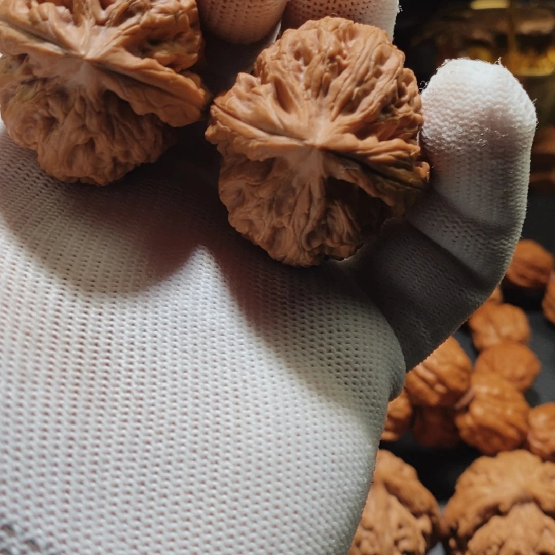 文玩核桃把件0029红锦鲤37