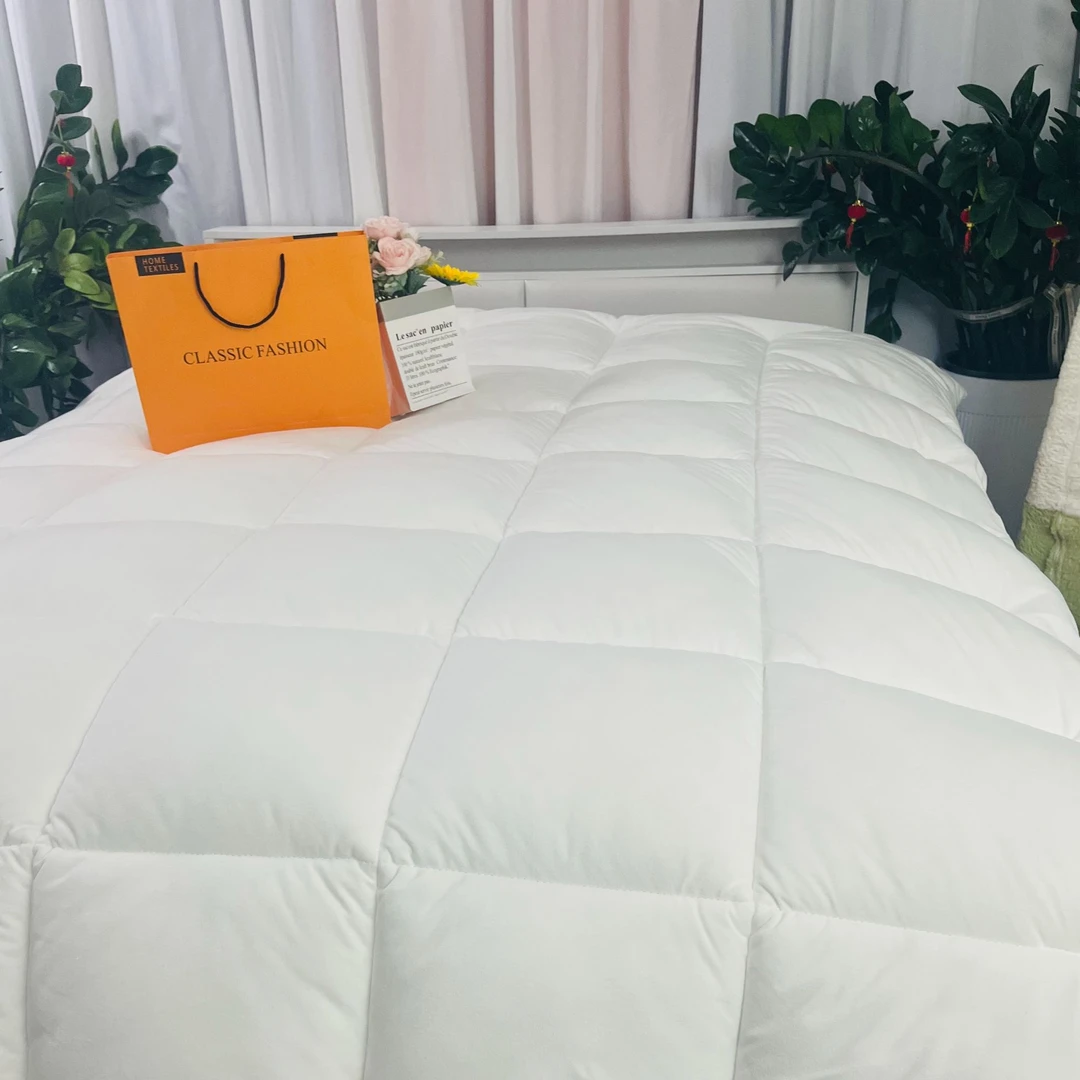 五星级酒店冰岛绒羊绒蛋白保暖冬被蓬松太空被