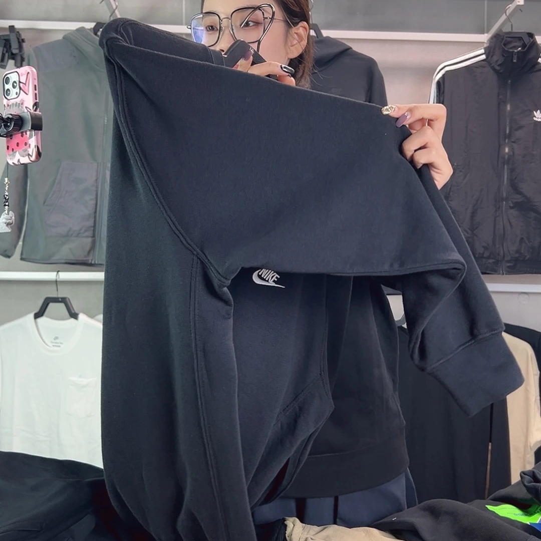 6915卫衣黑L140-160不退换