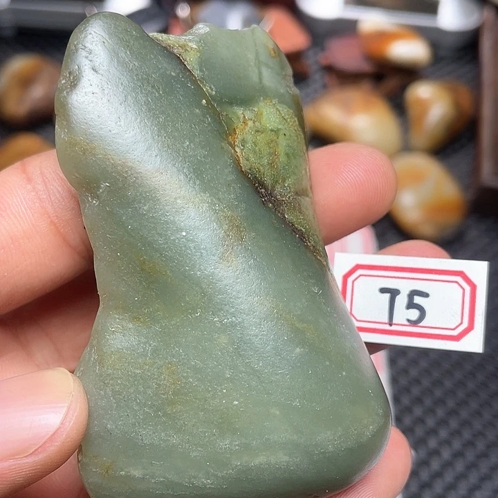 未镶嵌和田玉挂件75