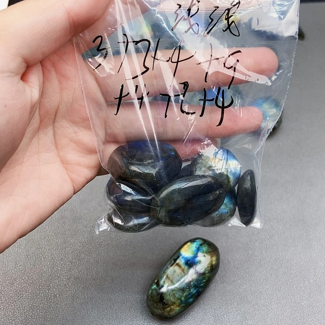 浅***欢颈饰银S925镶嵌紫晶